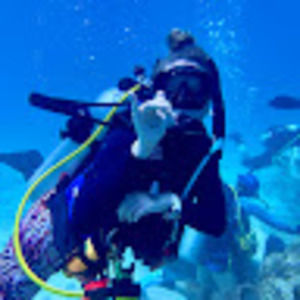 Meet your Posher, Abbey